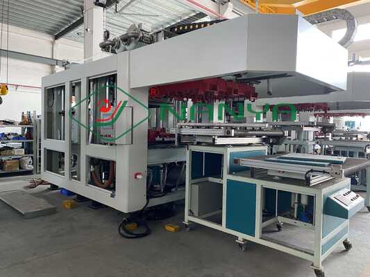 300Kg/H βιοδιασπάσιμος εξοπλισμός επιτραπέζιου σκεύους πολτού φορμάροντας πίεση 40 τόνου